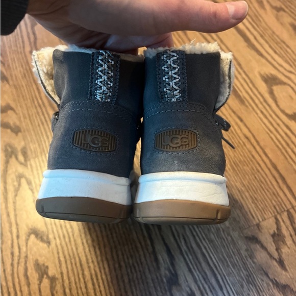 W7.5 uggs boots - Picture 4 of 7